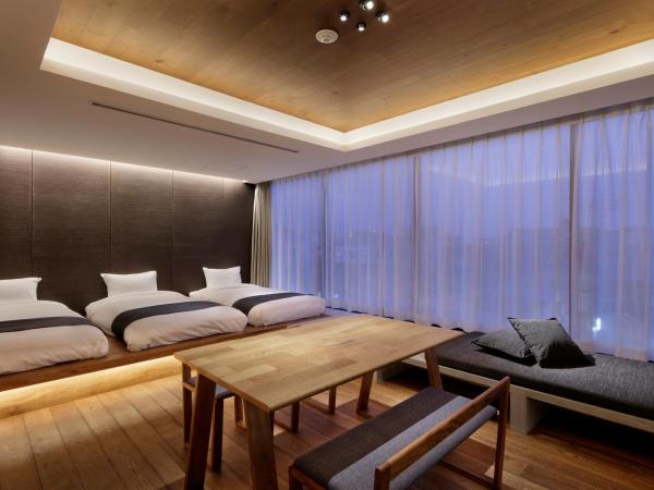 22 PIECES : photo 1 de la chambre studio avec table à manger