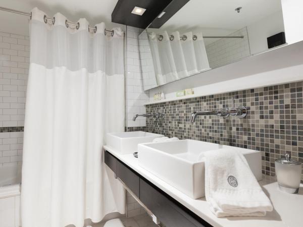 Hôtel des Coutellier : photo 3 de la chambre suite avec 2 lits doubles