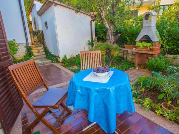 App. Fiorela : photo 7 de la chambre appartement - rez-de-chaussée