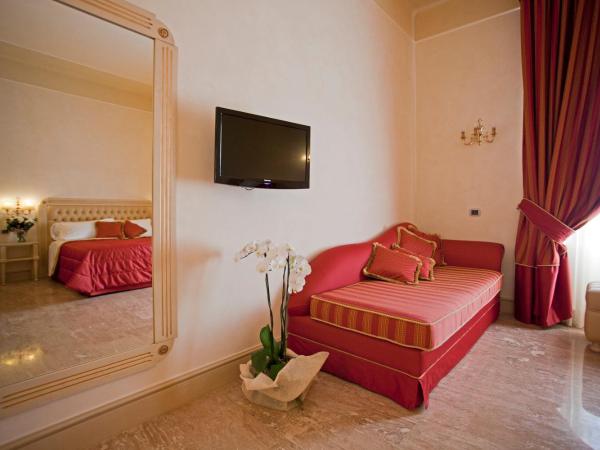 Hotel Cavour : photo 2 de la chambre chambre triple