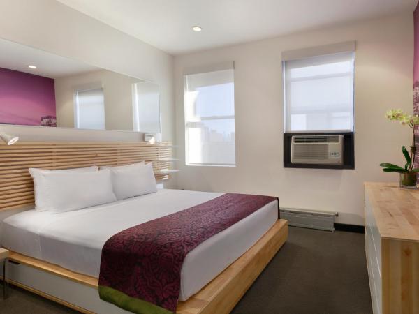 Night Hotel Broadway : photo 9 de la chambre silver, 1 king bed