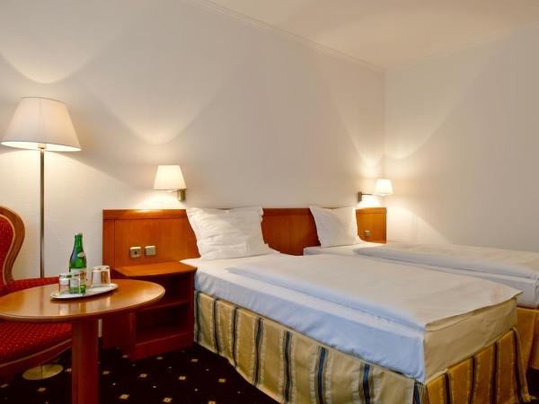 Hotel Coronet : photo 10 de la chambre chambre double ou lits jumeaux