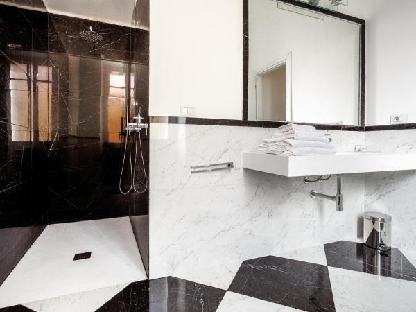 PLEY Cagliari Boutique Suites : photo 8 de la chambre chambre lit king-size