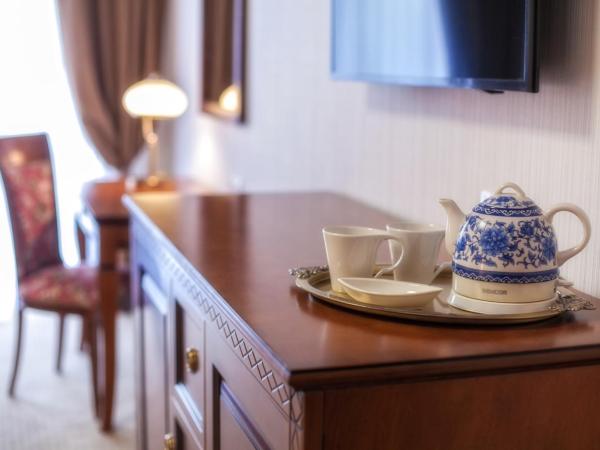 Hotel Paryski Art & Business Zakopane - Basen Jacuzzi Sauna Małpi Gaj : photo 6 de la chambre chambre double confort