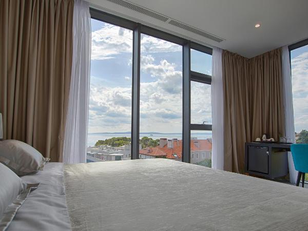 Marvie Hotel & Health : photo 7 de la chambre suite premium avec baignoire spa – vue sur mer
