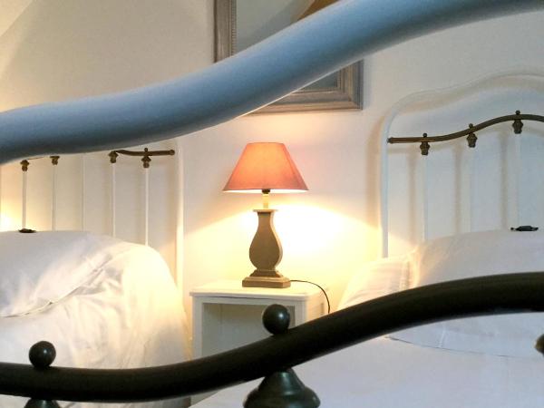 Clos de Bellefontaine B&B : photo 4 de la chambre chambre lits jumeaux