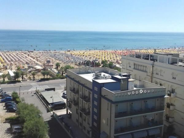 Hotel Galles Rimini : photo 10 de la chambre chambre triple (2 adultes & 1 enfant)