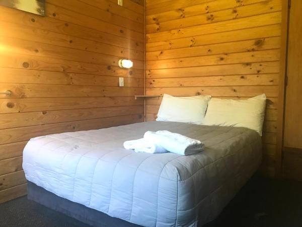 Altamont Lodge : photo 2 de la chambre chambre double avec salle de bains commune