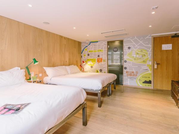 Grassmarket Hotel : photo 1 de la chambre hébergement quad confortable