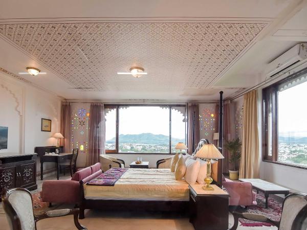Hotel Raj Kuber : photo 5 de la chambre suite avec vue sur lac 