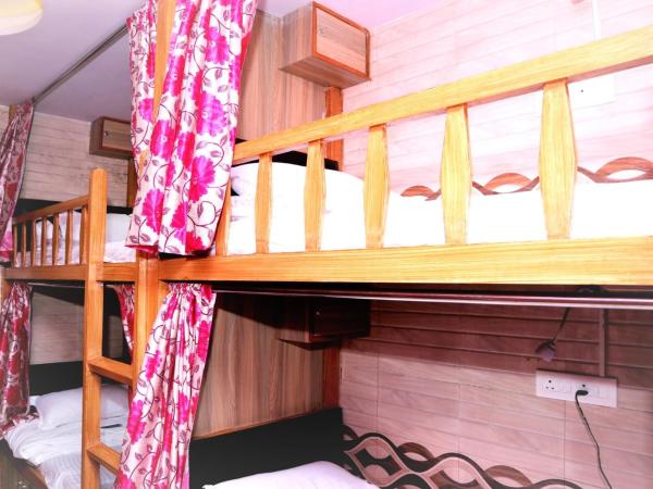 Delta Dormitory : photo 9 de la chambre lit simple dans dortoir pour hommes avec salle de bains commune