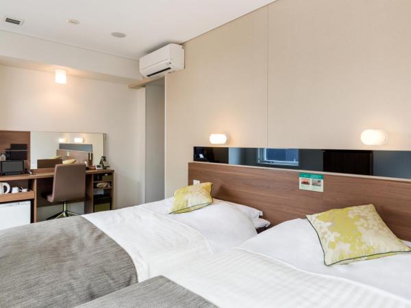 Super Hotel Premier Hakataeki : photo 1 de la chambre twin room (two 120cm beds) - non-smoking