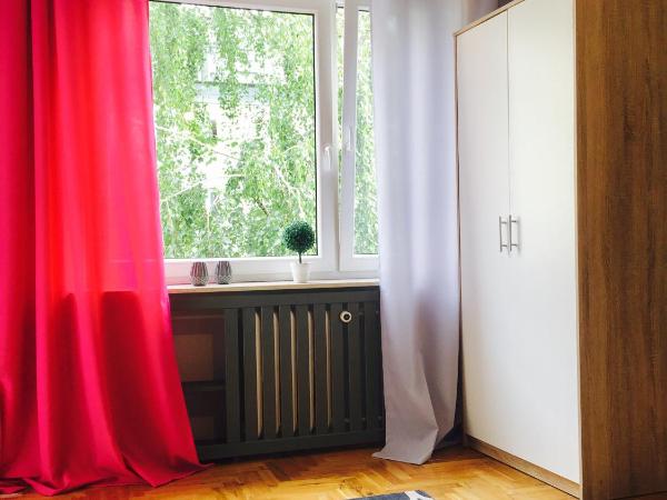 ClickTheFlat Hoża Street Apart Rooms : photo 6 de la chambre chambre double avec salle de bains commune