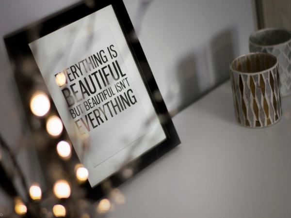 ClickTheFlat Hoża Street Apart Rooms : photo 8 de la chambre chambre double avec salle de bains commune