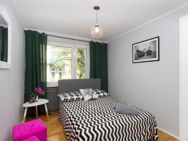 ClickTheFlat Hoża Street Apart Rooms : photo 3 de la chambre chambre double avec salle de bains commune