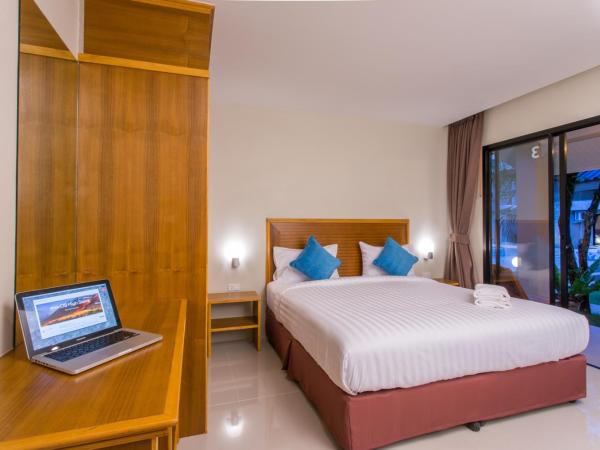 Light Khao Lak Resort : photo 4 de la chambre chambre familiale deluxe