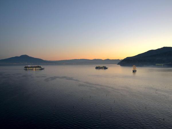 Hotel La Tonnarella : photo 9 de la chambre chambre double supérieure - vue sur mer