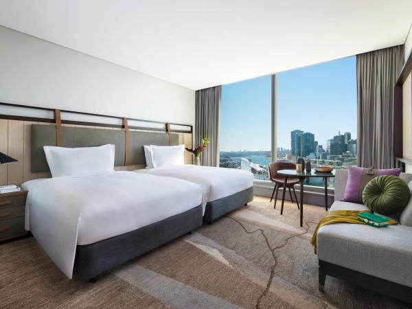 Sofitel Sydney Darling Harbour : photo 5 de la chambre chambre supérieure avec 2 lits doubles et accès club millésime - vue sur port