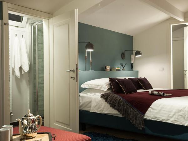 B&B Lorena Suites : photo 10 de la chambre suite junior avec terrasse et sauna privé