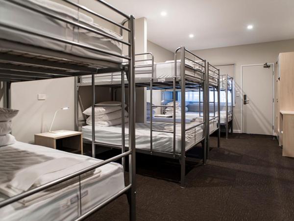 Leumeah Lodge : photo 2 de la chambre chambre avec lits superposés