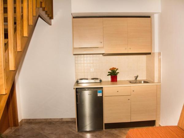 Ippoliti Village : photo 9 de la chambre suite triple en duplex - vue sur mer