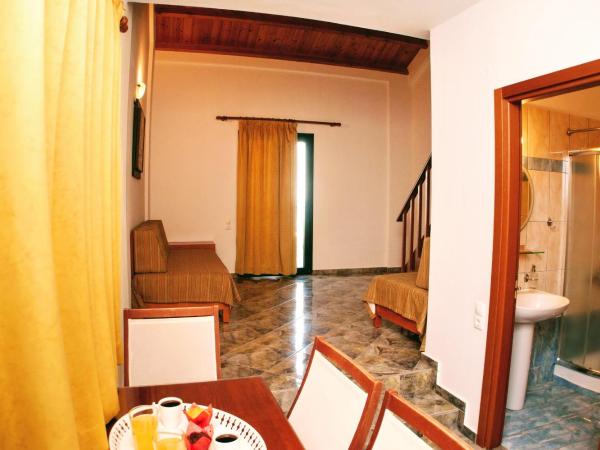 Ippoliti Village : photo 10 de la chambre suite quadruple en duplex - vue sur mer