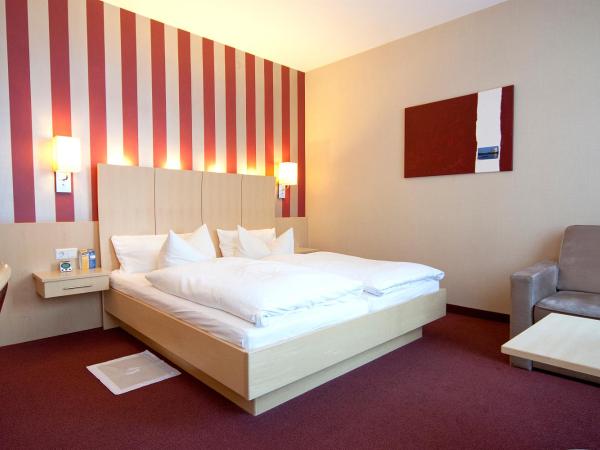 Hotel Deutsches Haus : photo 1 de la chambre chambre double affaires avec vue sur cour