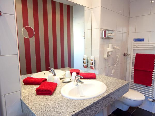 Hotel Deutsches Haus : photo 4 de la chambre chambre double standard