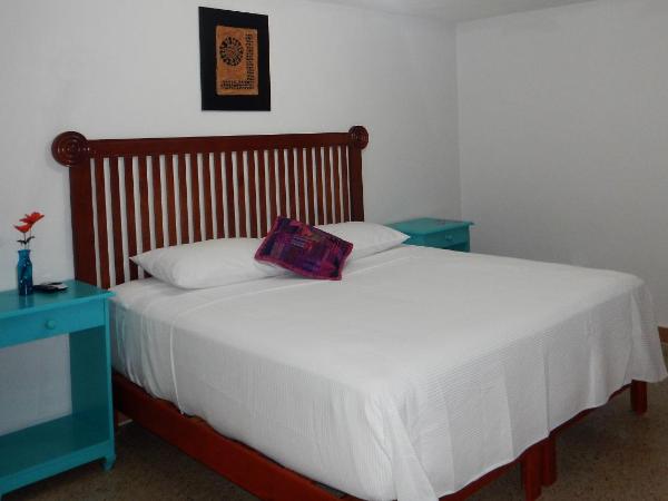 Blue Coconut Cancun Hotel : photo 7 de la chambre chambre lit king-size deluxe