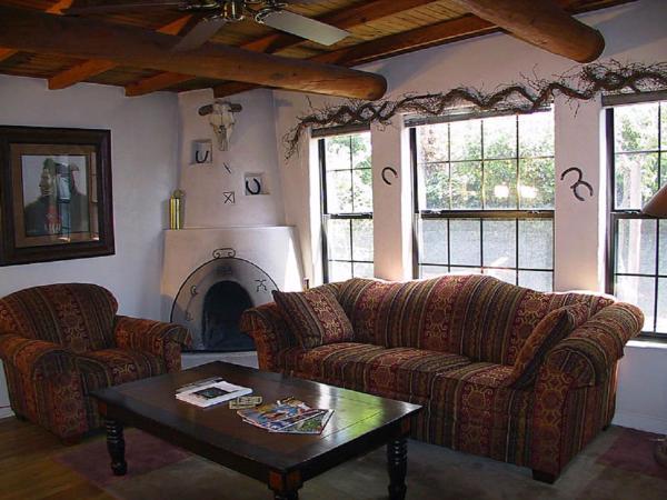 Casas de Suenos Old Town Historic Inn, Ascend Hotel Collection : photo 1 de la chambre efficiency king studio, fireplace, patio - non smoking