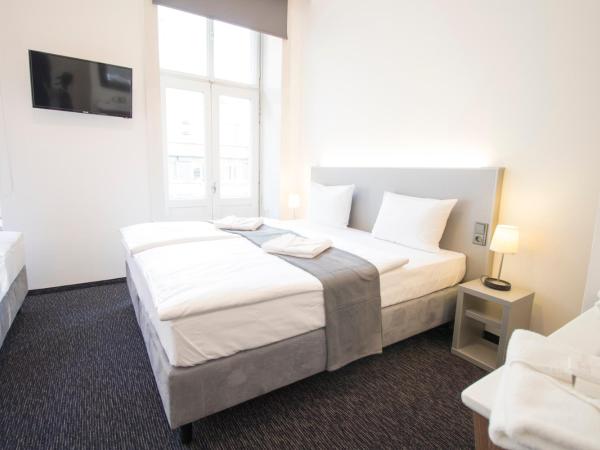 Narodni Stay : photo 4 de la chambre chambre quadruple avec balcon