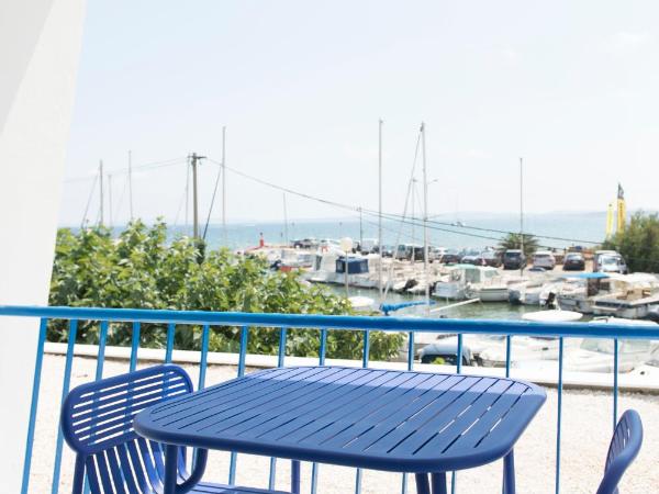 Hôtel La Reine Jane : photo 2 de la chambre chambre double avec balcon - premier Étage - vue sur mer