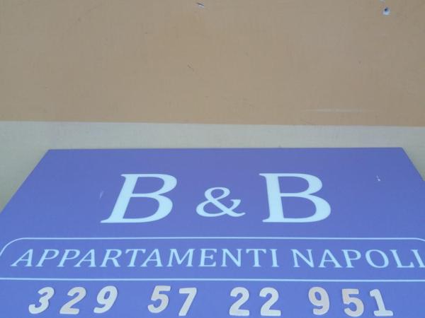 B&B Appartamenti Napoli : photo 10 de la chambre chambre double ou lits jumeaux