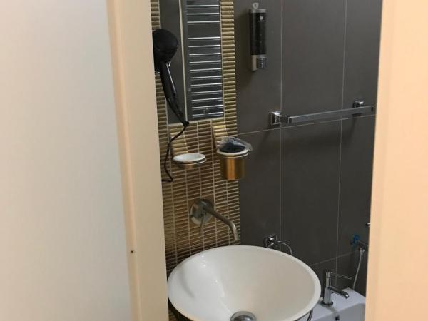 Terrazza Aragon Room and SPA : photo 4 de la chambre chambre double avec salle de bains privative