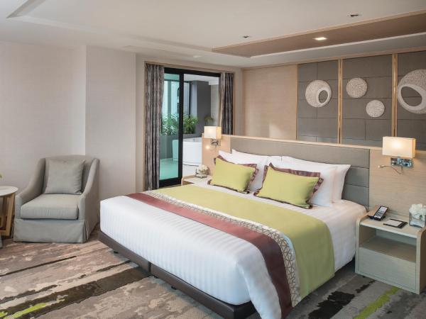 Solitaire Bangkok Sukhumvit 11 : photo 1 de la chambre suite avec jacuzzi et balcon (Étages supérieurs)