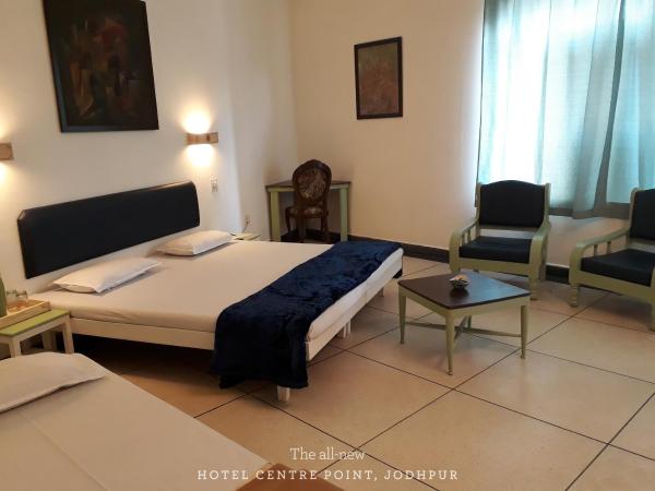 Hotel Centre Point : photo 3 de la chambre chambre triple supérieure