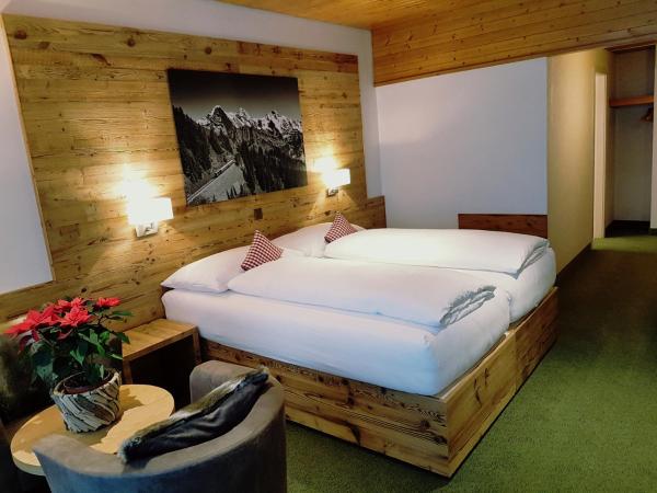 Hotel Bernerhof Grindelwald : photo 8 de la chambre chambre double de luxe - vue sur l'eiger