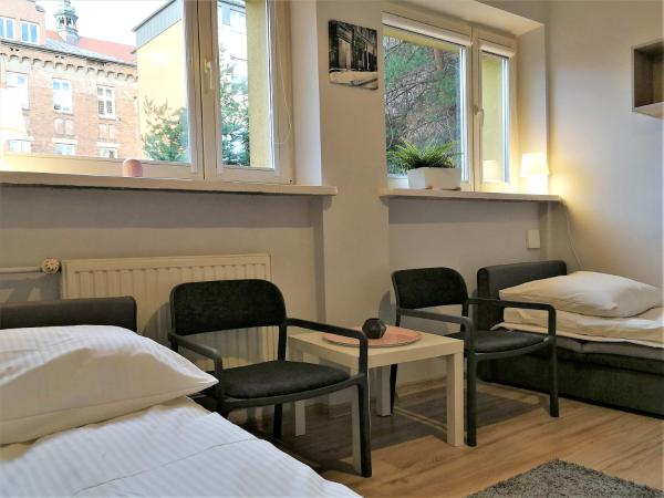 Dom Studencki Zaułek : photo 9 de la chambre appartement supérieur