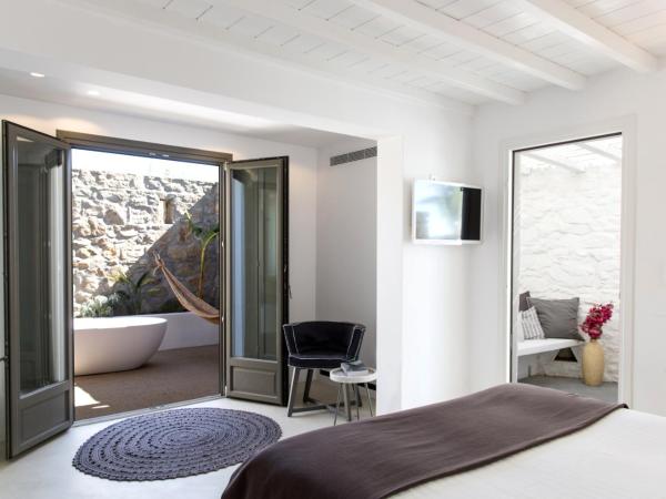 Ostraco Suites : photo 3 de la chambre chambre de luxe (mykonian)