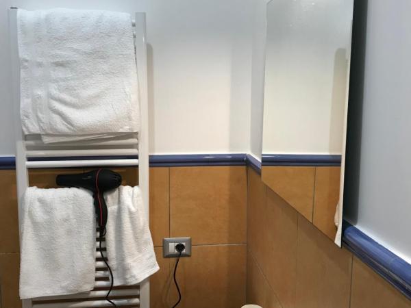 B&B Le Marinelle : photo 5 de la chambre chambre double ou lits jumeaux avec salle de bains privative