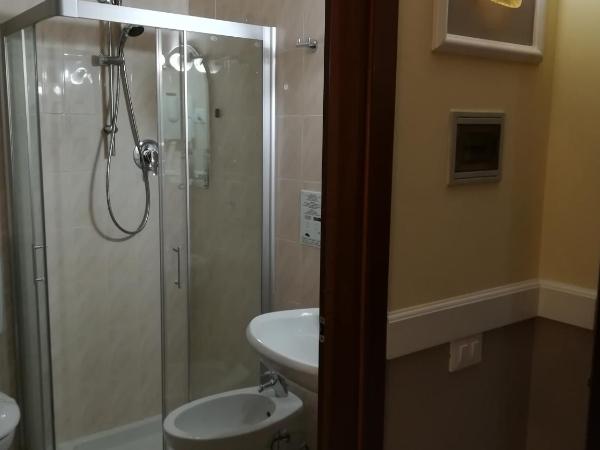 Hotel Marco Polo SELF CHECK-IN : photo 3 de la chambre chambre triple