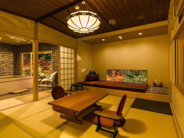 Kyoto Nanzenji Ryokan Yachiyo : photo 1 de la chambre studio deluxe avec vue sur jardin et bain en plein air