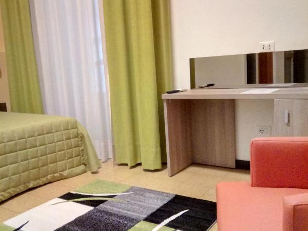 Moonlight Hotel&Suites : photo 6 de la chambre chambre double ou lits jumeaux