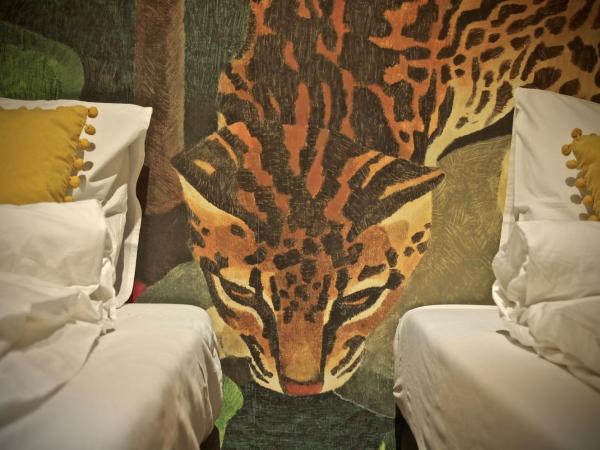 ApartHostel Warszawa : photo 4 de la chambre chambre double ou lits jumeaux avec salle de bains commune