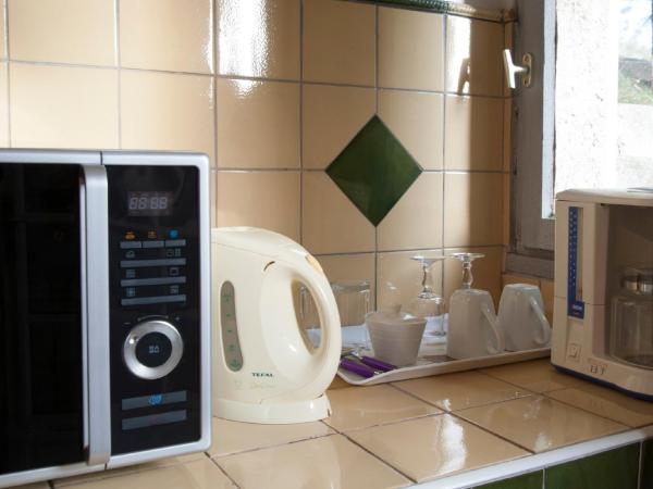 Ecuries Sainte Croix : photo 10 de la chambre chambre double mas brescou