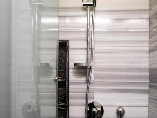 Promenade Hotel Kota Kinabalu : photo 10 de la chambre chambre supérieure promenade avec accès au salon club