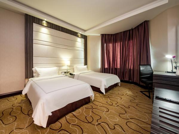 Promenade Hotel Kota Kinabalu : photo 4 de la chambre suite de luxe promenade avec accès au salon club