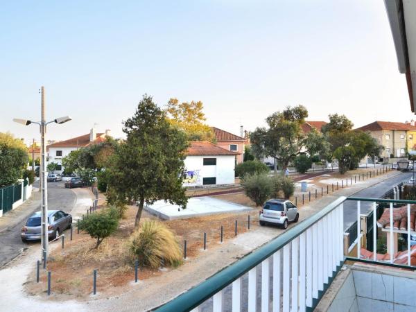 Encarnação Home : photo 5 de la chambre chambre double avec balcon et salle de bains commune