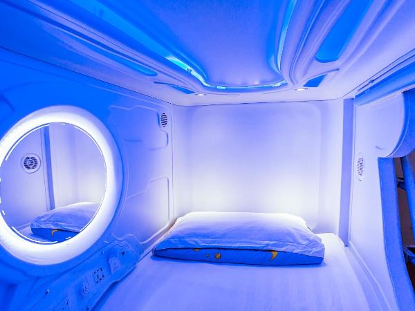 Spacepod@com : photo 4 de la chambre capsule simple dans dortoir mixte