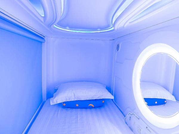 Spacepod@com : photo 8 de la chambre capsule simple dans dortoir mixte